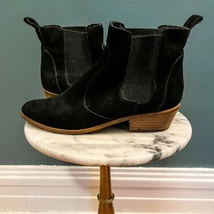 Gap Black Suede Chelsea Boot